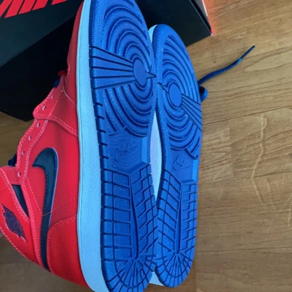 Sneakers - Picture 8 of 12